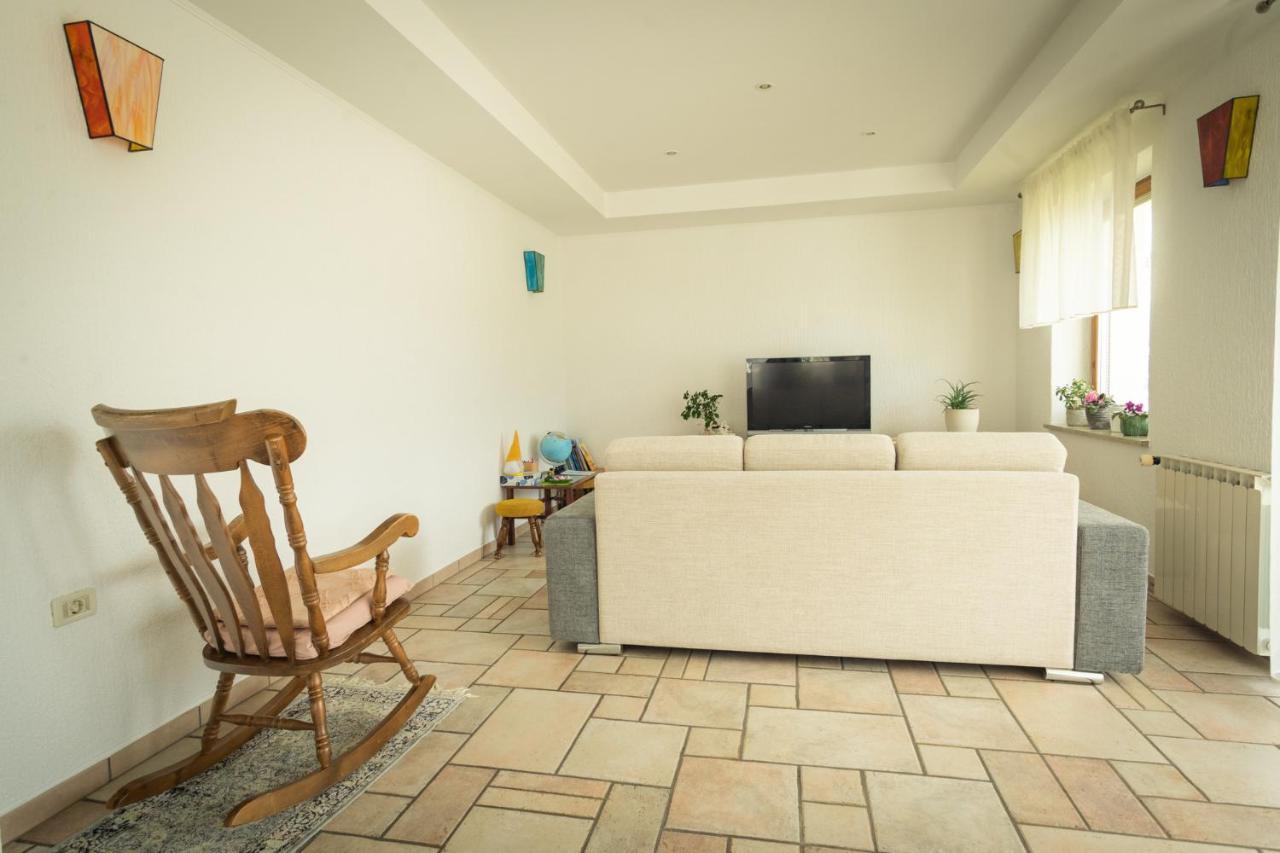 Apartment Ajdi Ajdovščina المظهر الخارجي الصورة